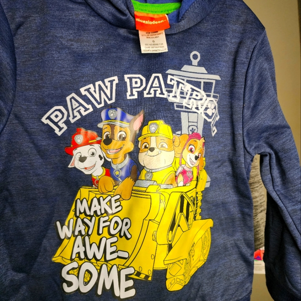 Hoodie / Sweater